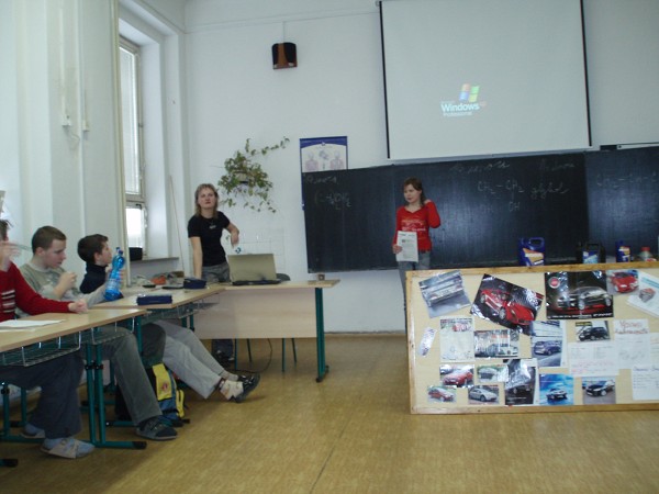 Projektov vuka v 9.B - hodina chemie