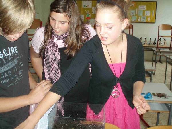 Při hodině chemicko-biologických praktik